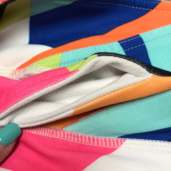 Fabletics Neon Abstract Geo Print Crop Leggings - Picture 4 of 6